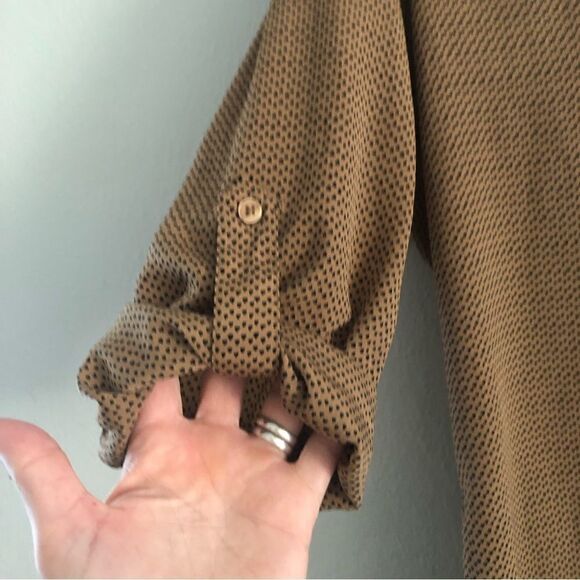 Antilia Femme dotted v-neck blouse NWOT size large - Picture 6 of 9